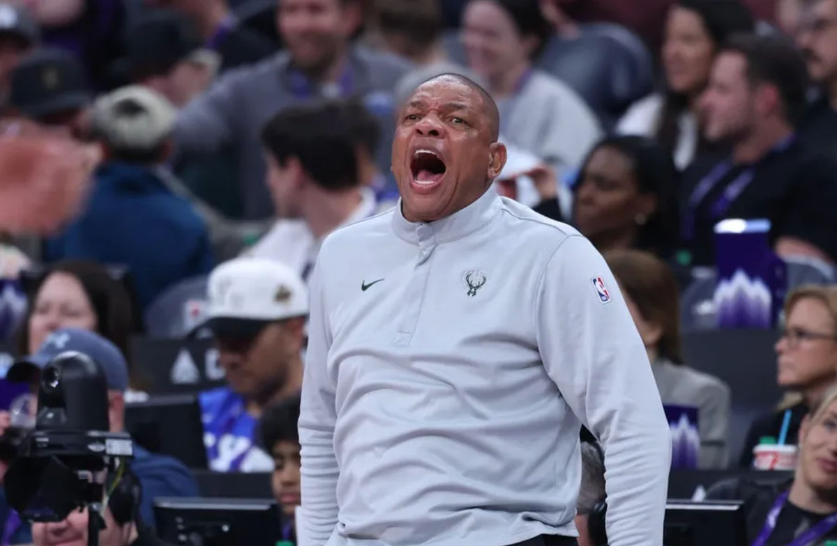 19 de marzo de 2026; Salt Lake City, Utah, EE. UU.; El entrenador de los Milwaukee Bucks, Doc Rivers, reacciona a una jugada contra los Utah Jazz durante la primera mitad en el Delta Center. Crédito obligatorio: Rob Gray-Imagn Images