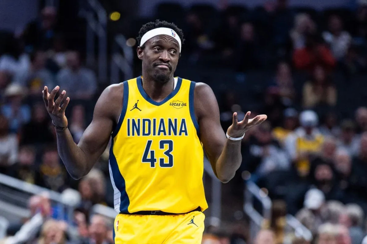 31 de octubre de 2025; Indianápolis, Indiana, EE. UU.; El alero de los Indiana Pacers, Pascal Siakam (43), reacciona a una canasta en la primera mitad contra los Atlanta Hawks en el Gainbridge Fieldhouse. Crédito obligatorio: Trevor Ruszkowski-Imagn Images