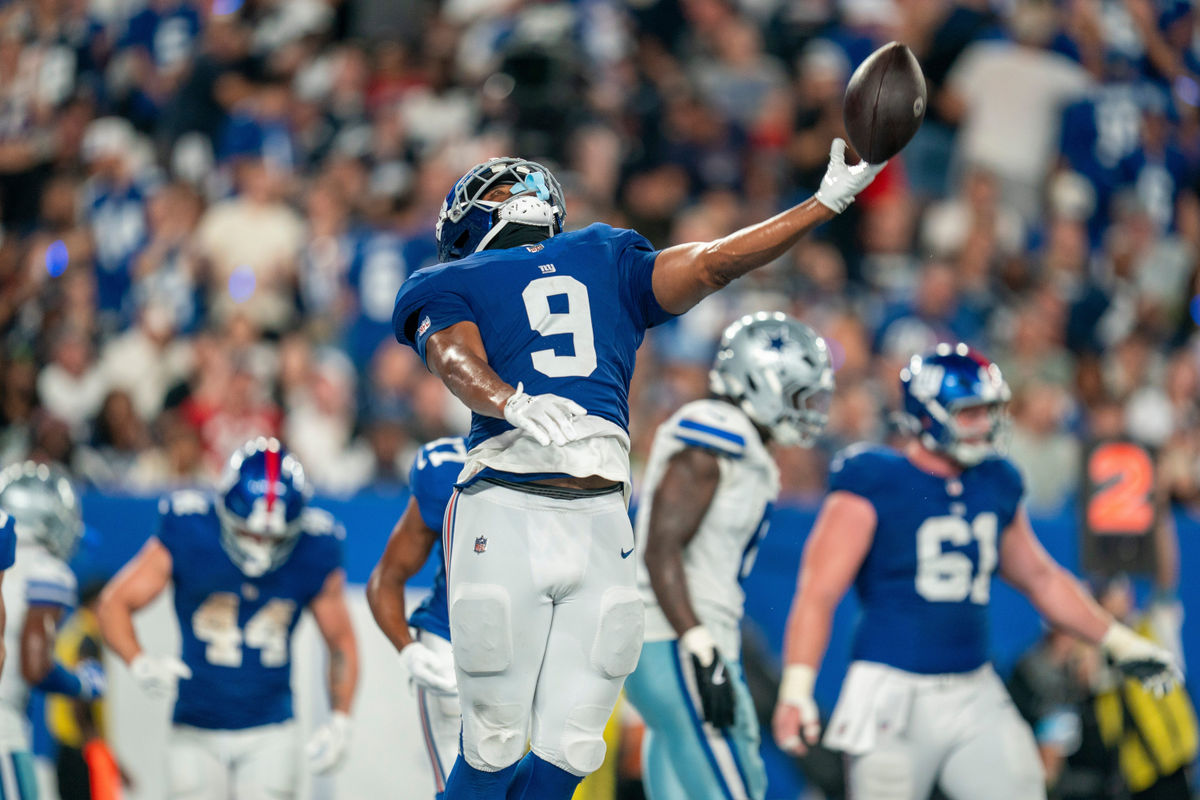 New York Giants tight end Isaiah Likely (9) throws the football in the air after scoring a touchdown during a week one opening game between the New York Giants and Dallas Cowboys at Metlife Stadium on Sunday, Sept. 13, 2026, in East Rutherford, NJ.