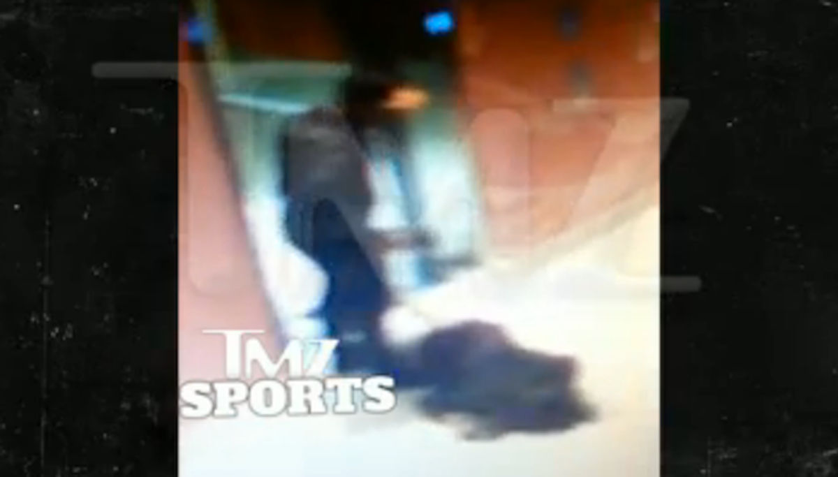 Deadspin | Here's Ray Rice Dragging His Unconscious Fiancée Out Of An ...