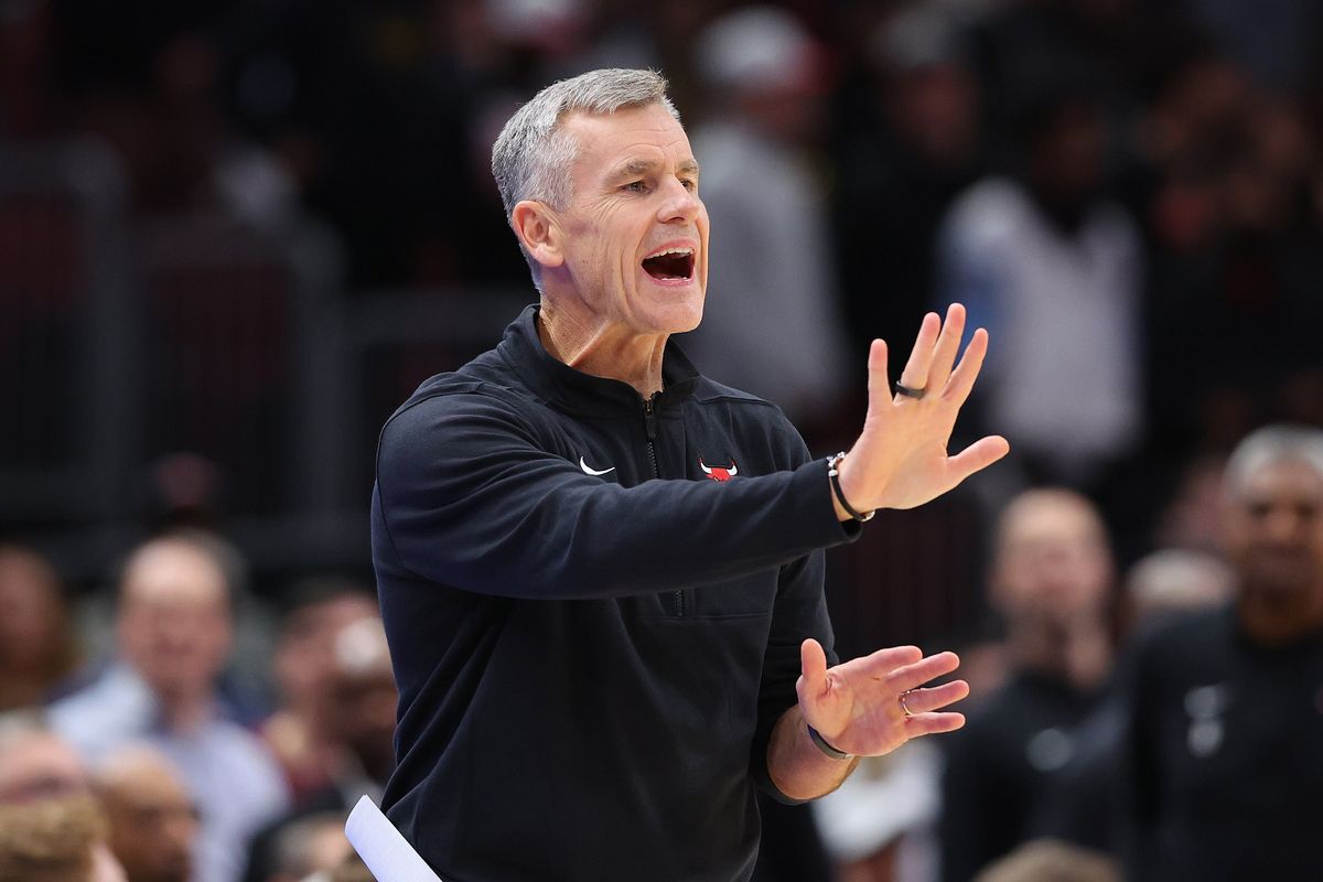 Billy Donovan needs to end this Chicago tragedy and get back to college hoops