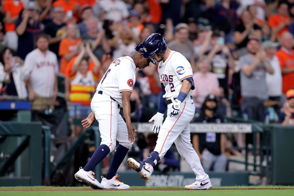 Astros beat A's on walk-off single in 10th inning