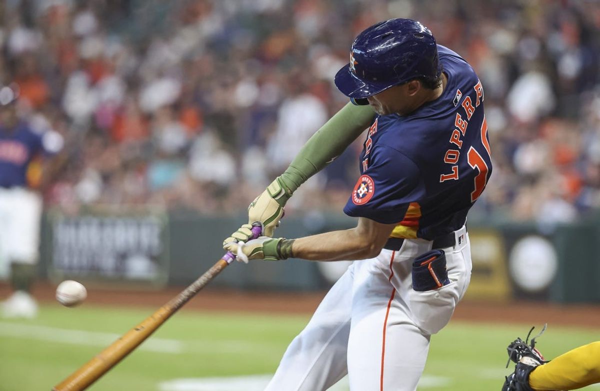 Astros' outfielders producing at plate ahead of opener vs. Angels    