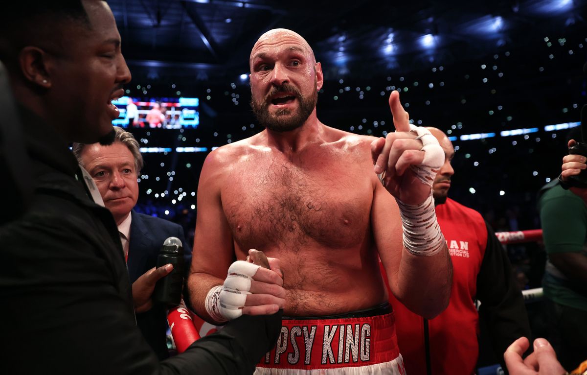 A big heavyweight title fight in on the horizon, so of course boxing is about to get crazy