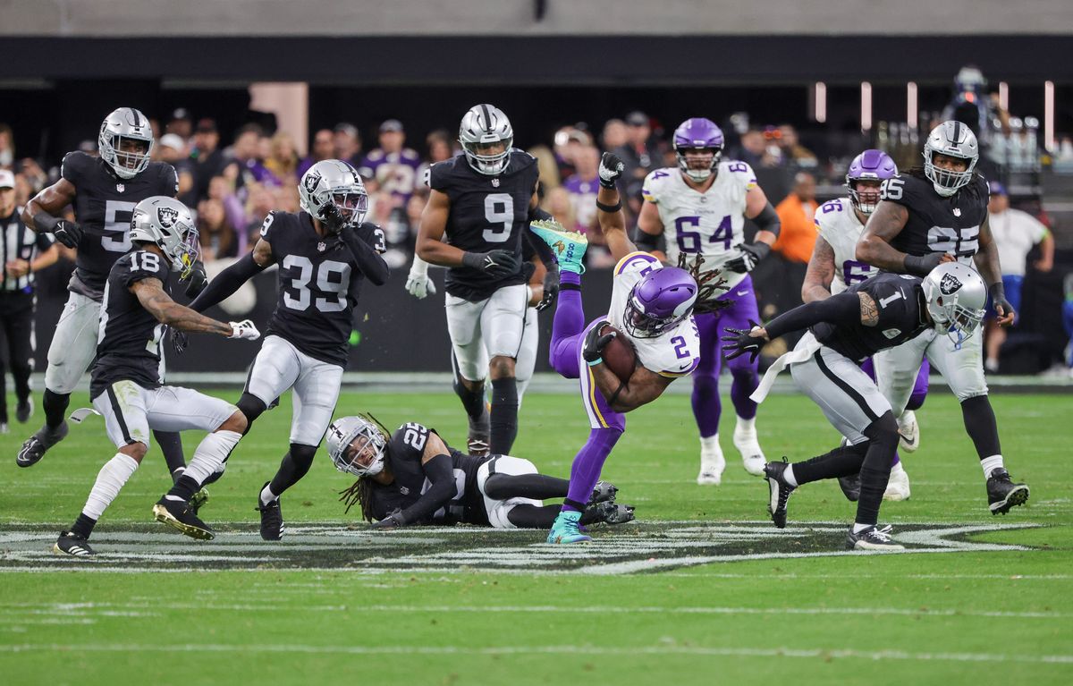 What the Vikings and Raiders did on Sunday was so bad, it was tremendous