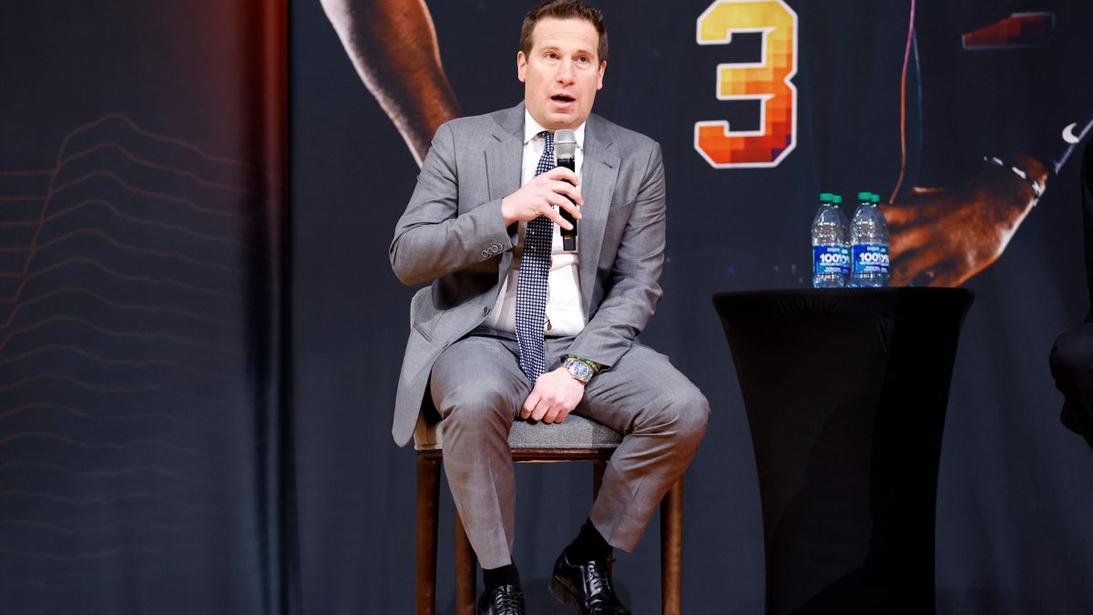 Phoenix Suns owner Mat Ishbia is doing a bad job of proving he’s not Robert Sarver