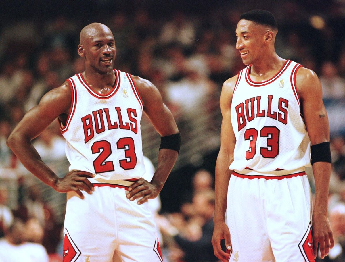 Chicago Bulls distracting fans from bleak present by reliving glory days