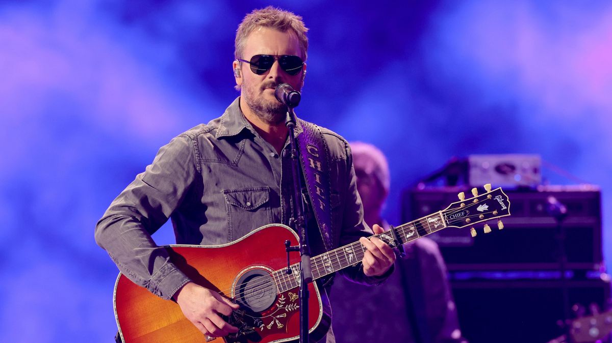 Eric Church cancels concert to watch UNC-Duke