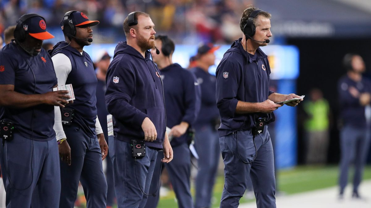 ¿Qué, en nombre de todo lo santo, está pasando con el cuerpo técnico de los Bears?