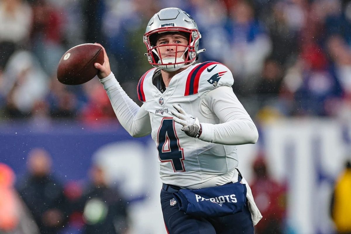 Deadspin | Bailey Zappe mum on Pats' starting QB gig, appreciates 'crazy'  journey