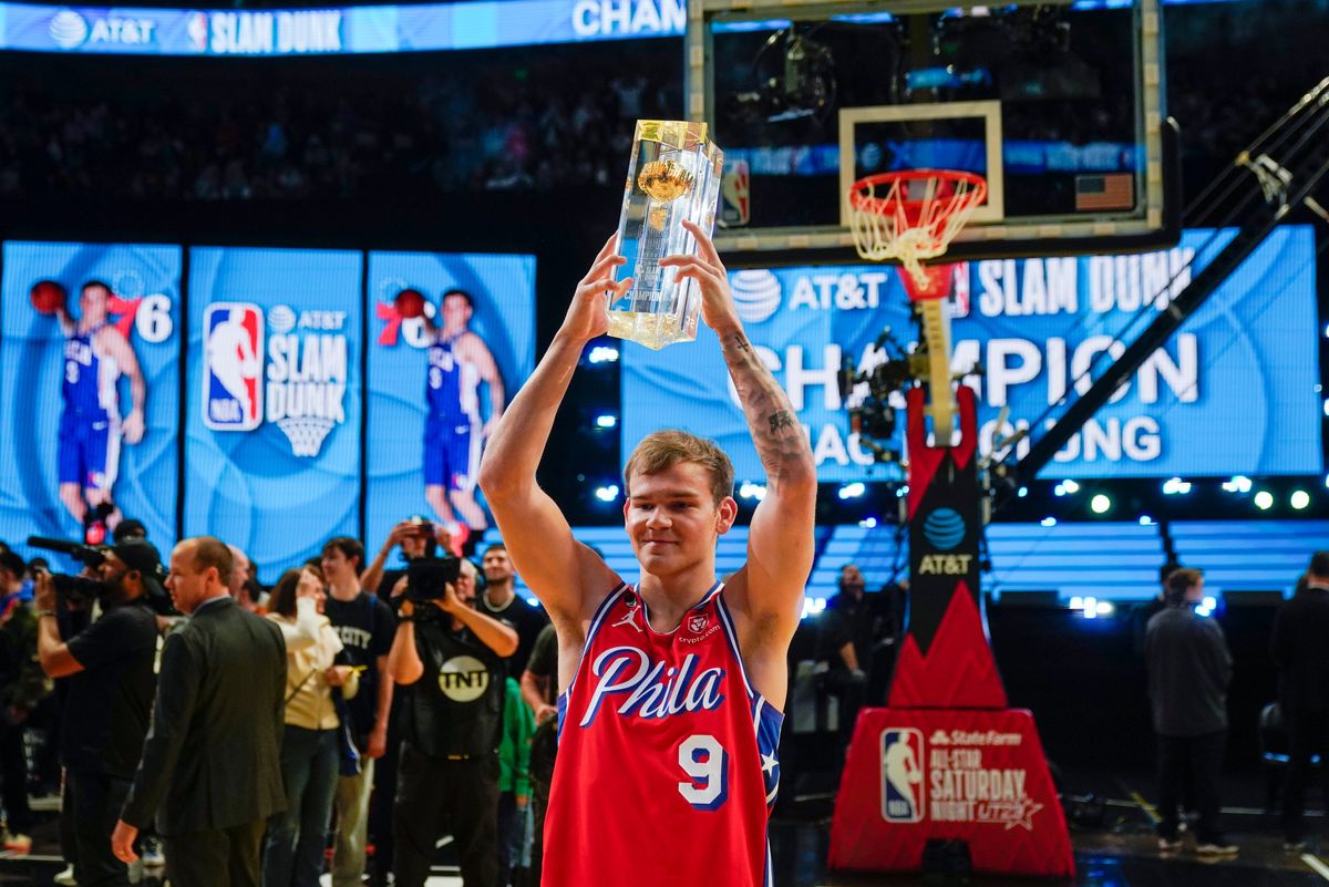 YouTuber wins NBA Dunk Contest