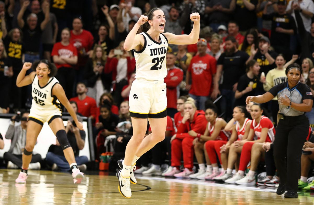 Caitlin Clark is the NCAA's all-time scoring leader. Who did she pass?