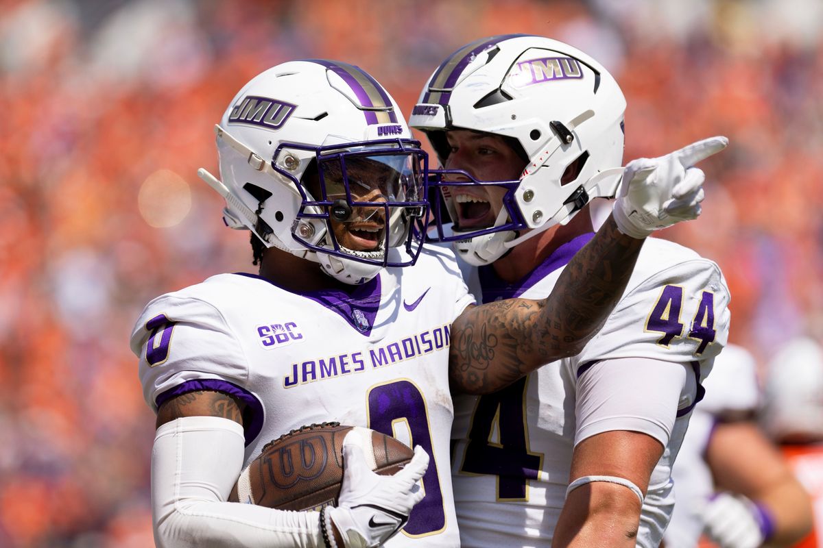 Querida NCAA: Dejemos que James Madison juegue en un juego de bolos