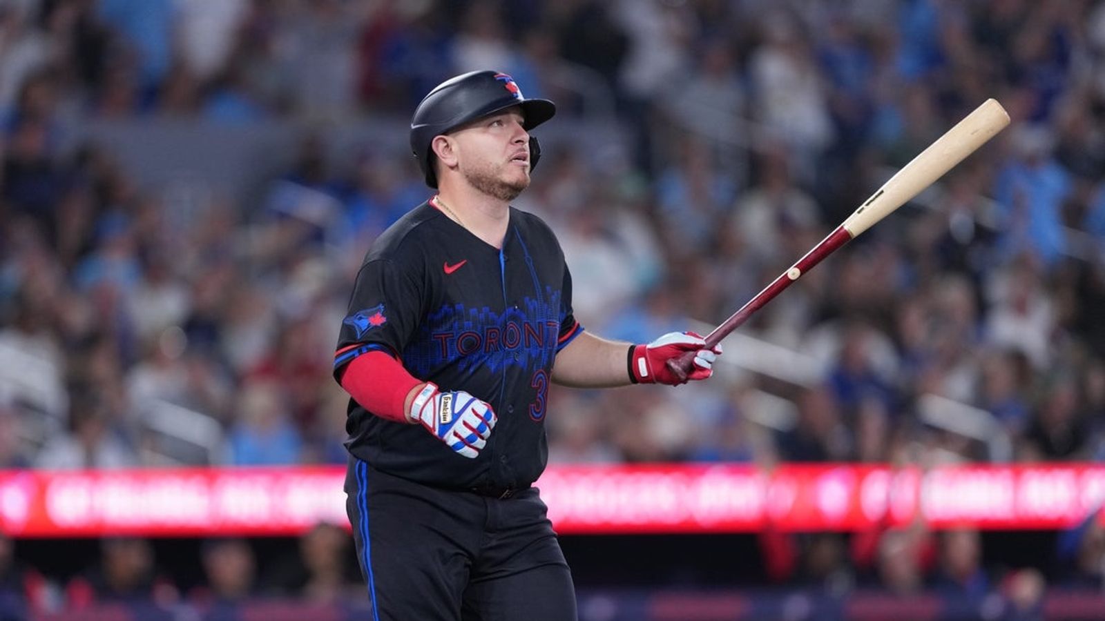 Deadspin | Alejandro Kirk delivers as Blue Jays knock off Yankees