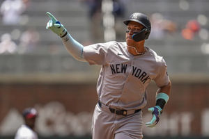 Aaron Judge Elbow Injury Throws Yankees Into Trade Deadline Chaos