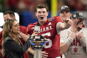 Por qué el partido por el título nacional de 2025 marca un cambio en el fútbol universitario