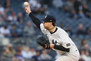 Os Yankees lideram a fraca disputa da Liga Americana no início do verão.