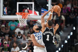 Los Timberwolves se enfrentan a importantes interrogantes antes del partido decisivo contra los Spurs.