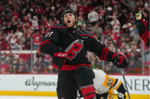A espera continua para o Carolina Hurricanes antes das finais da Conferência Leste.