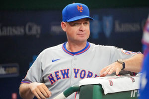 Carlos Mendoza se merece algo mejor que convertirse en el chivo expiatorio de los Mets.
