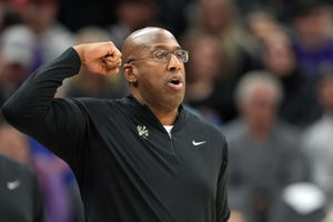 Mike Brown está a uma vitória da redenção definitiva na NBA.