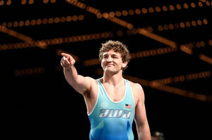 Ben Askren no ganó el partido, pero ganó el fin de semana.