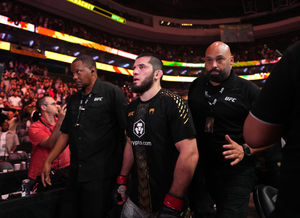 Islam Makhachev elevou seu legado no UFC a outro patamar.