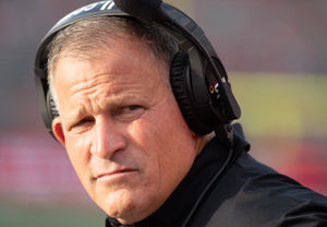 La sorprendente derrota de Rutgers ante UMass podría poner en peligro el puesto de Greg Schiano.