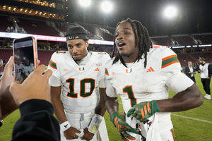 Miami tiene un nuevo mariscal de campo estrella, un nuevo receptor superestrella y dos candidatos al Trofeo Heisman.