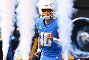 Los Angeles Chargers Shouldn’t Resist Justin Herbert Trade