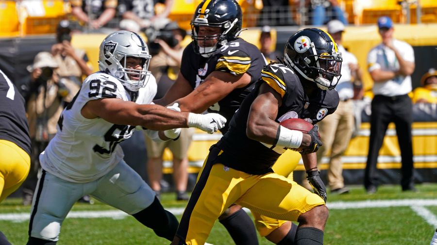 Najee Harris reverse-bench presses grown man into the Pittsburgh soil