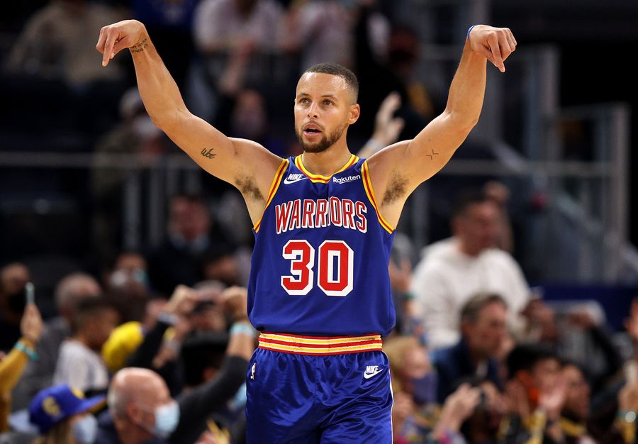 Steph Curry is pretty good at shooting 3-pointers