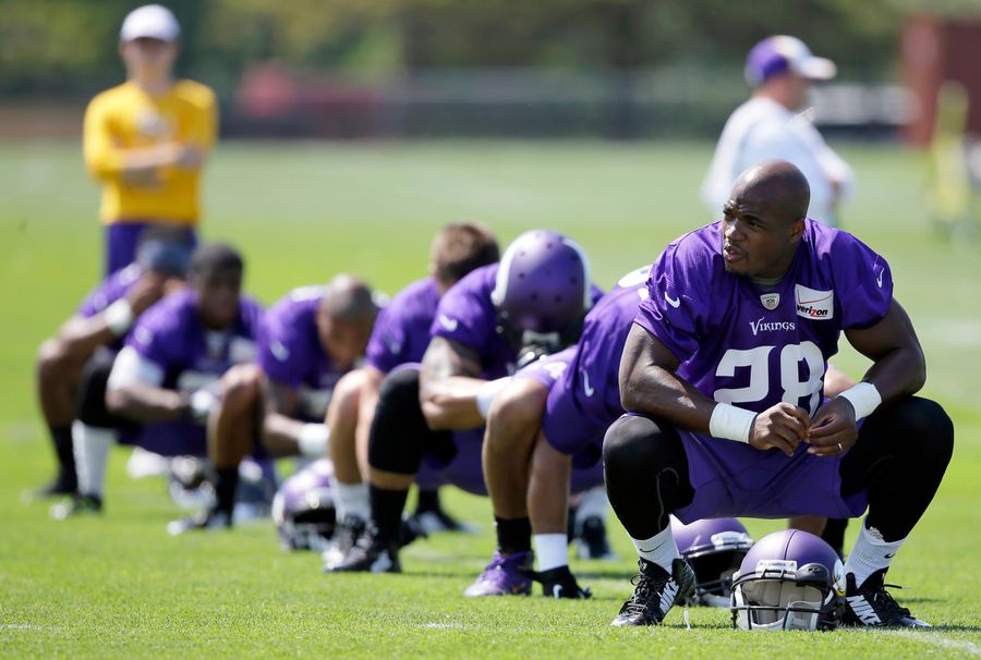 Adrian Peterson Gives In, Will Report To Vikings Practice