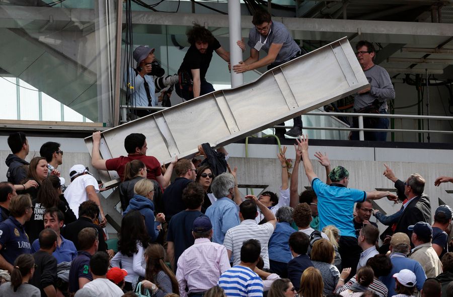 Fans Injured As Piece Of Scoreboard Falls At French Open