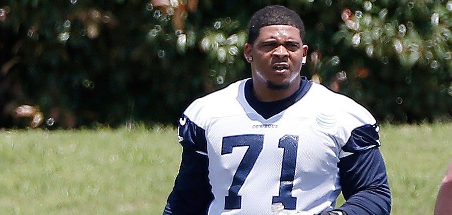 Deadcast: Did La’el Collins Stiff A Hooker Who Ate His
Ass Out?