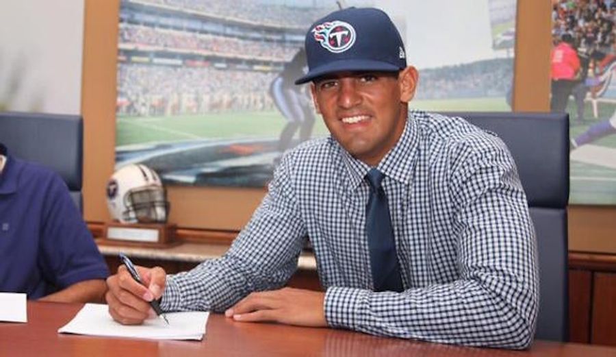 Titans Sign Marcus Mariota