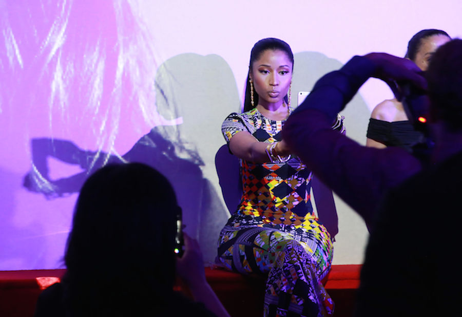 23 Things A Nicki Minaj Concert Taught Me About Taking Selfies