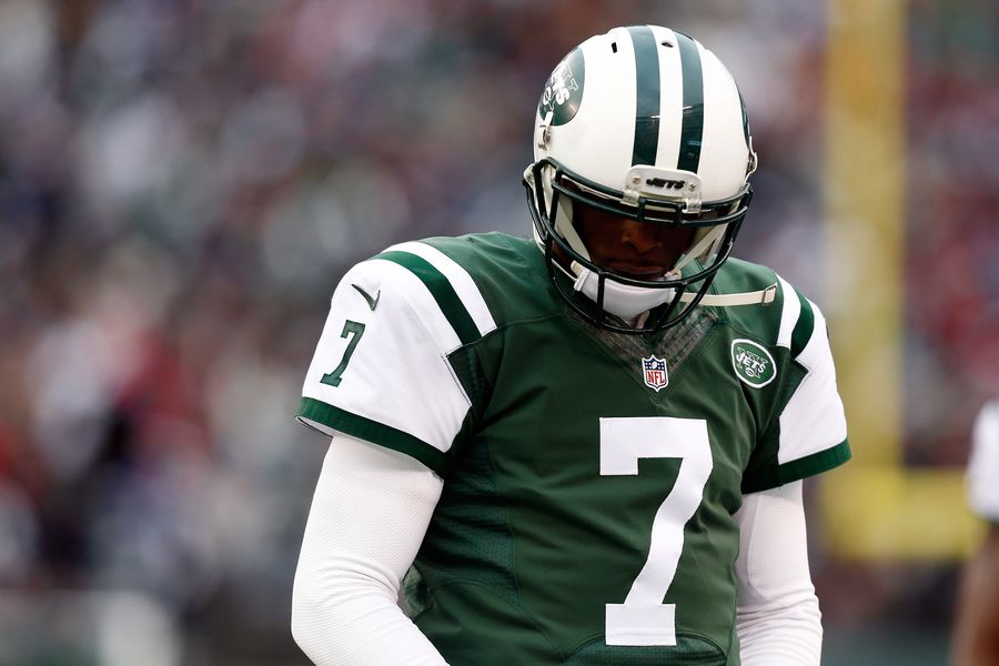 Geno Smith Got His Face Caved In Because He’s
A Poor Leader