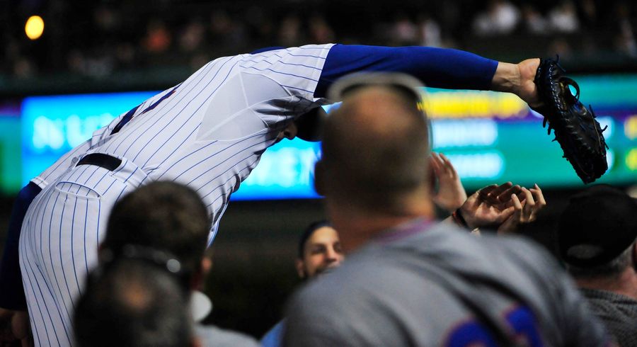Anthony Rizzo Climbs Onto Tarp To Make Phenomenal Catch