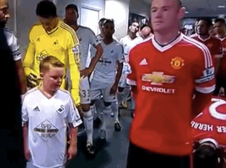 Little Kid's Mind Blown Upon Realizing He's Standing Next To Wayne Rooney