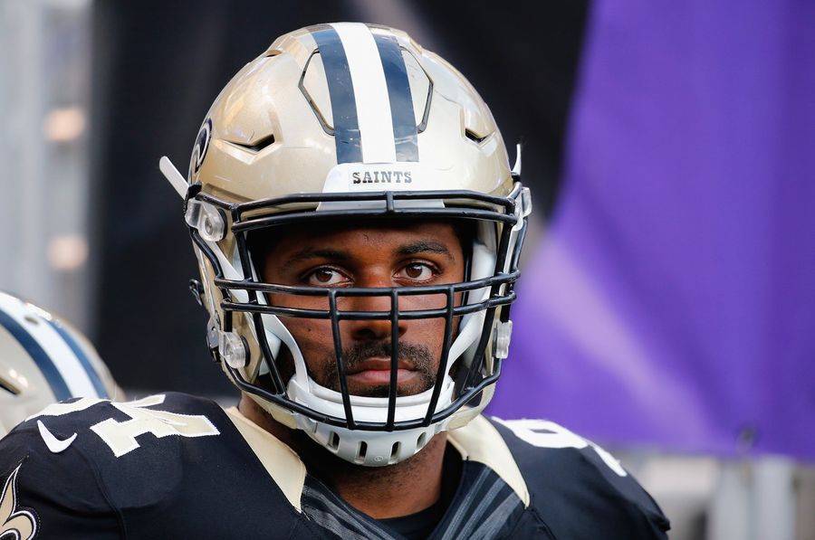 Cops: Deputies Ignored NFLer Who Taunted, Then Sprayed Champagne At Clubgoers