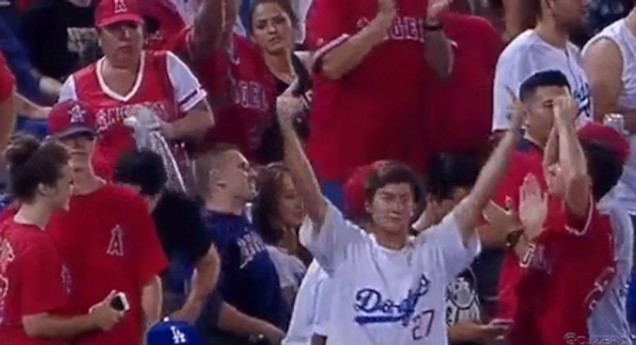 Good Dodgers Fan Flips Off The Whole World