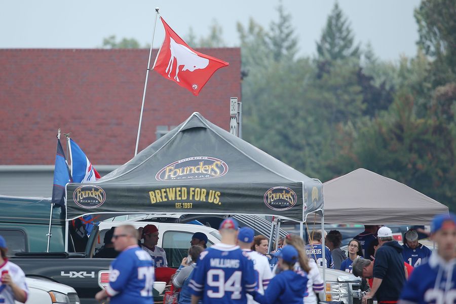 Cops: Man Kills Himself At Buffalo Bills Tailgate