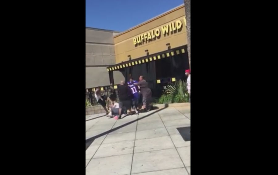 49ers Fans Start Brawl Outside Of Buffalo Wild Wings, Get Pummeled