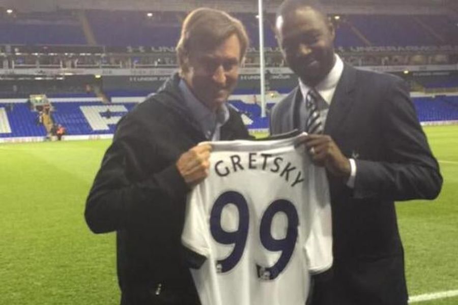 Tottenham Honor Wayne Gretzky With Misspelled Jersey