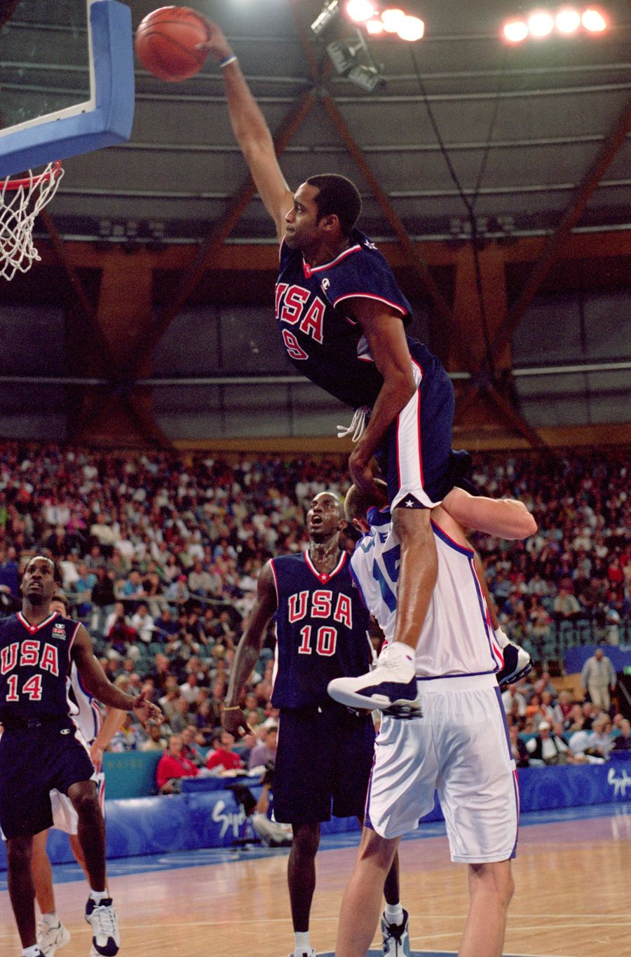 15 Years Ago, Vince Carter Jumped Over A 7-Footer And Dunked The Shit