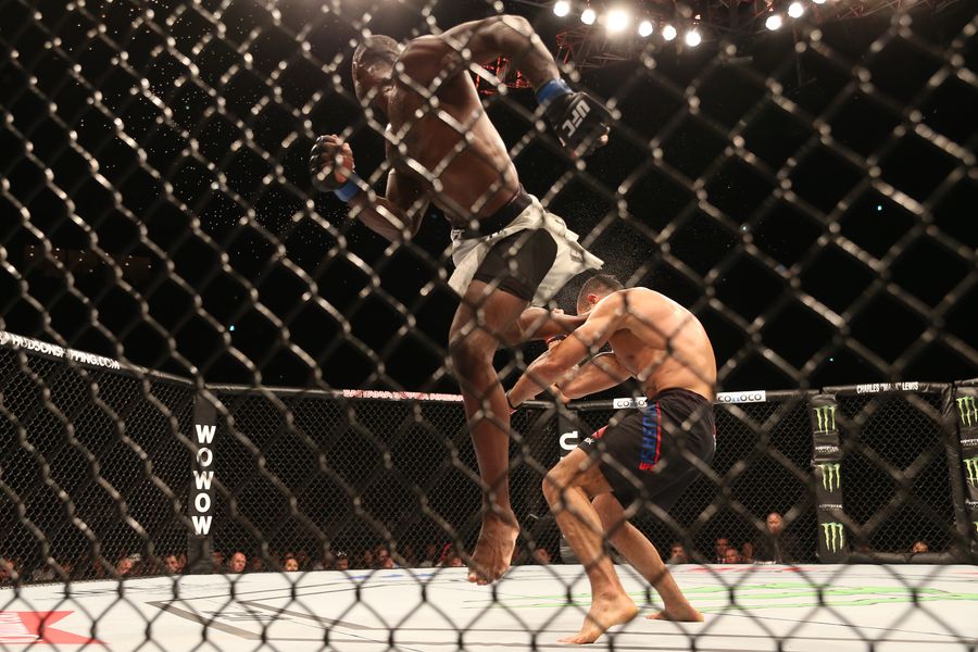 Uriah Hall Nails Spinning Back Kick In Outstanding Display Of Violence
