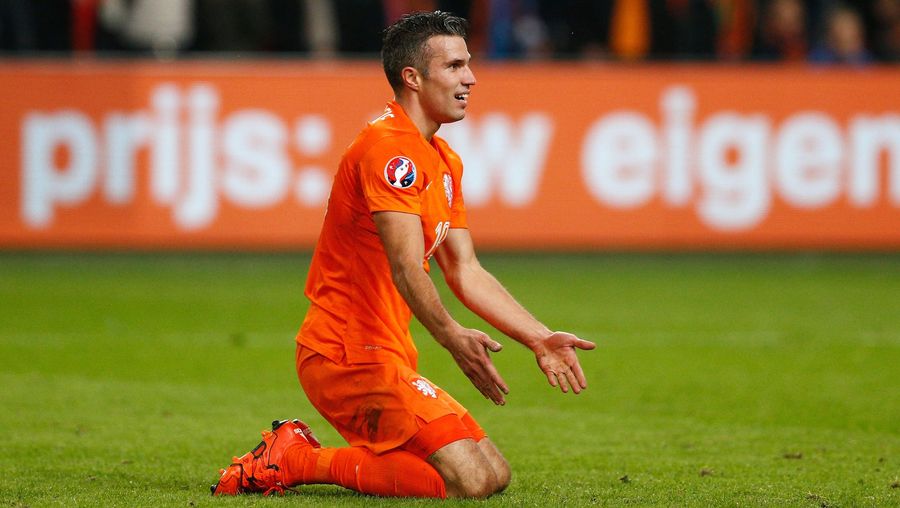 Robin van Persie Own Goal Ensures Netherlands Fail To Qualify For Euros