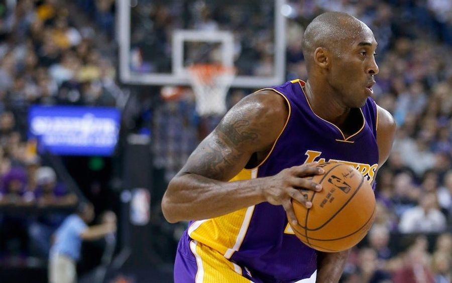 Kobe Bryant On Knicks&#39; Offense: &quot;That Ain&#39;t No Fucking Triangle, That&#39;s A Square&quot;