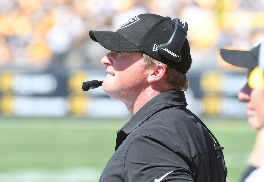 Buccaneers restore Jon Gruden to Ring of Honor